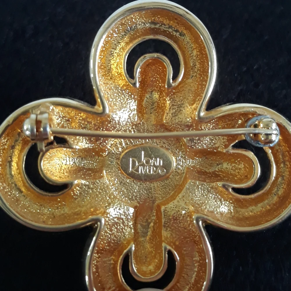 Joan Rivers signed faux pearl gold-tone brooch